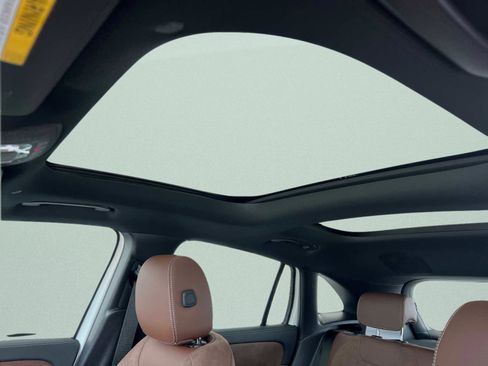 New 2025 Mercedes-Benz GLA 35 AMG 4MATIC image 15