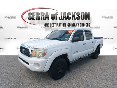 Used 2011 Toyota Tacoma PreRunner w/ SR5 Pkg #2 RWD image 4