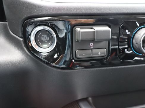 New 2026 Chevrolet Silverado 1500 LT w/ Convenience Package II AWD/4WD image 12