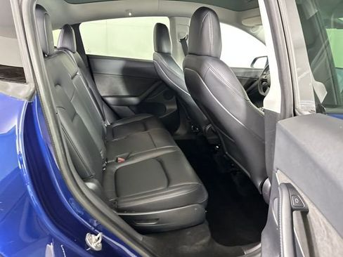 Used 2021 Tesla Model Y Long Range image 26