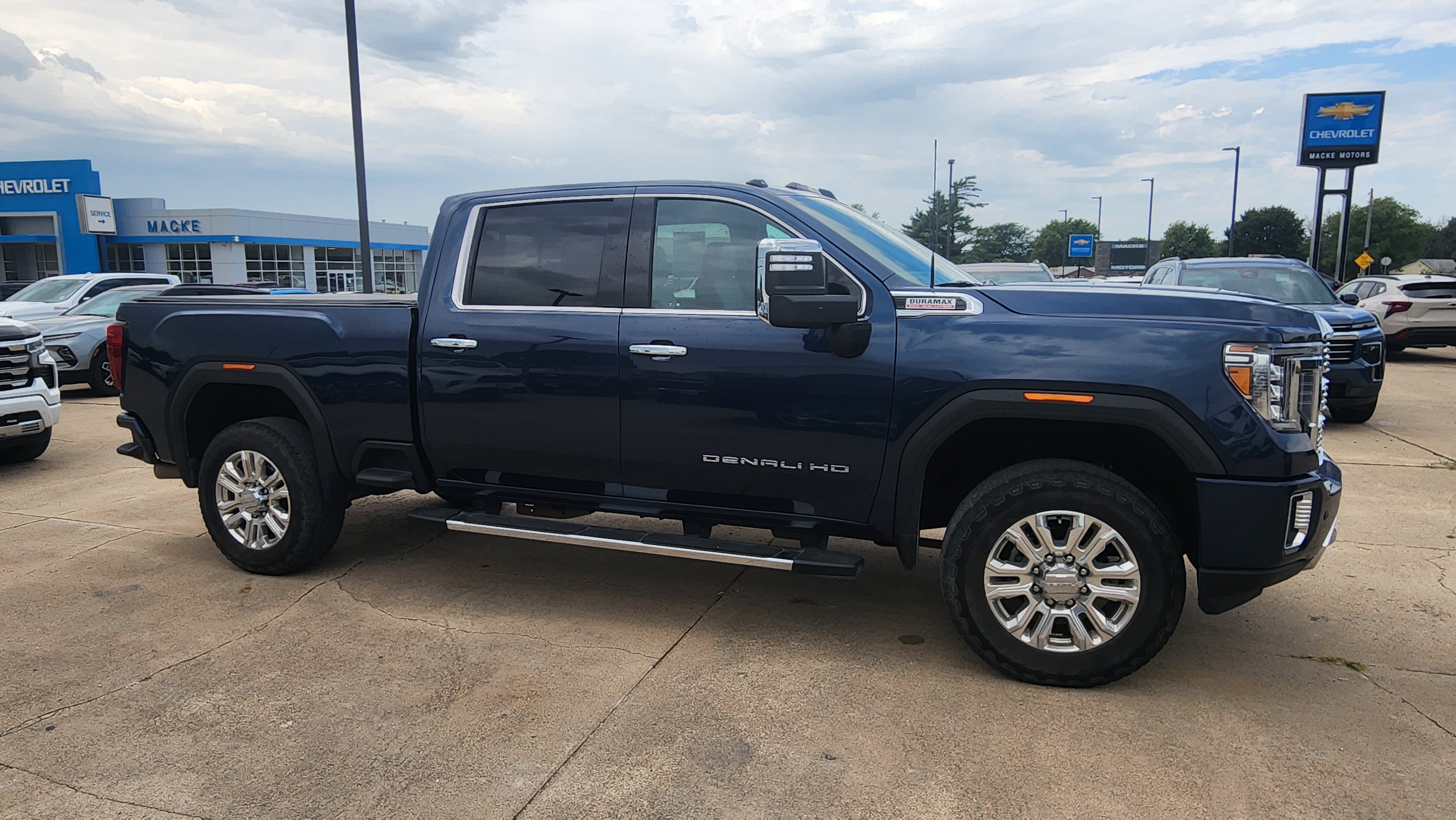 Used 2023 GMC Sierra 2500 Denali w/ Denali Ultimate Package AWD/4WD image 4