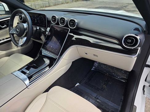 Used 2023 Mercedes-Benz C 300 Sedan image 10