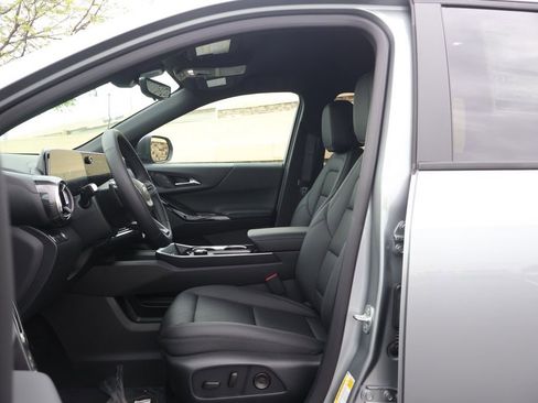New 2026 Chevrolet Equinox LT w/ Convenience Package II FWD image 14