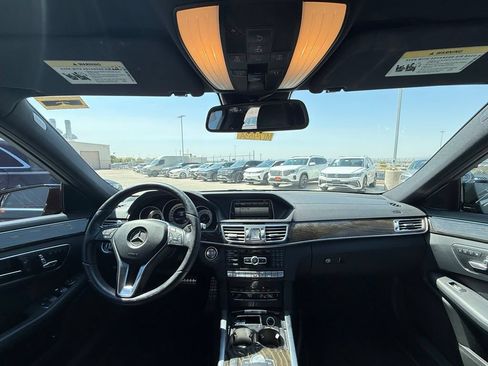 Used 2015 Mercedes-Benz E 400 Sedan image 19