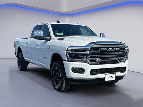 Used 2026 RAM 2500 Laramie AWD/4WD image 5