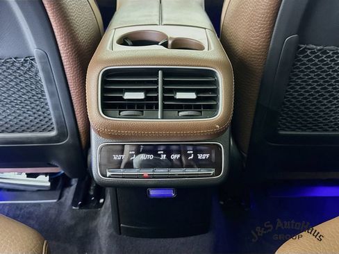 Used 2024 Mercedes-Benz GLS 450 4MATIC w/ Pinnacle Trim Package image 32
