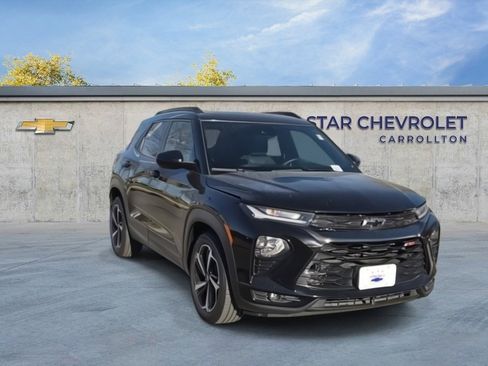 Used 2021 Chevrolet TrailBlazer RS w/ Sun and Liftgate Package image 2