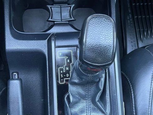 Used 2018 Toyota Tacoma TRD Sport AWD/4WD image 34