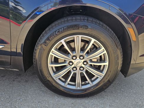 Used 2017 Cadillac XT5 Luxury w/ Driver Awareness Package image 16