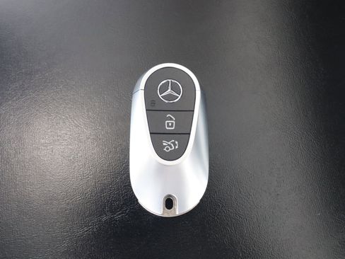 New 2026 Mercedes-Benz GLC 300 image 23