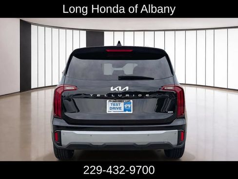 Used 2023 Kia Telluride LX AWD/4WD image 7