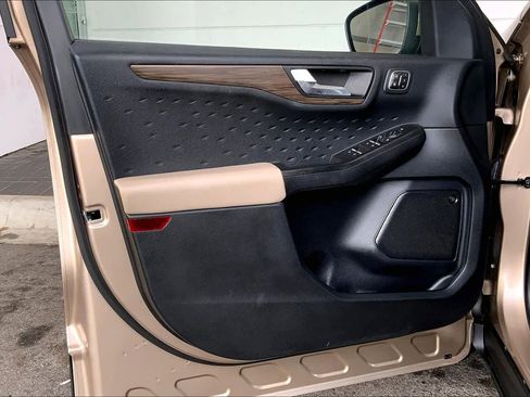 Used 2020 Ford Escape Titanium AWD/4WD image 24