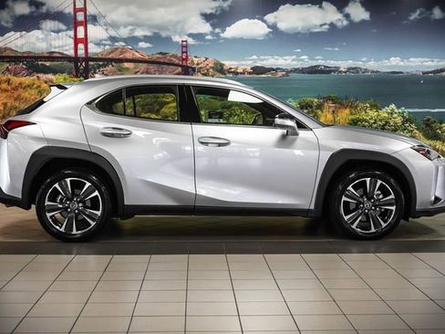 Used 2025 Lexus UX 300h FWD image 5