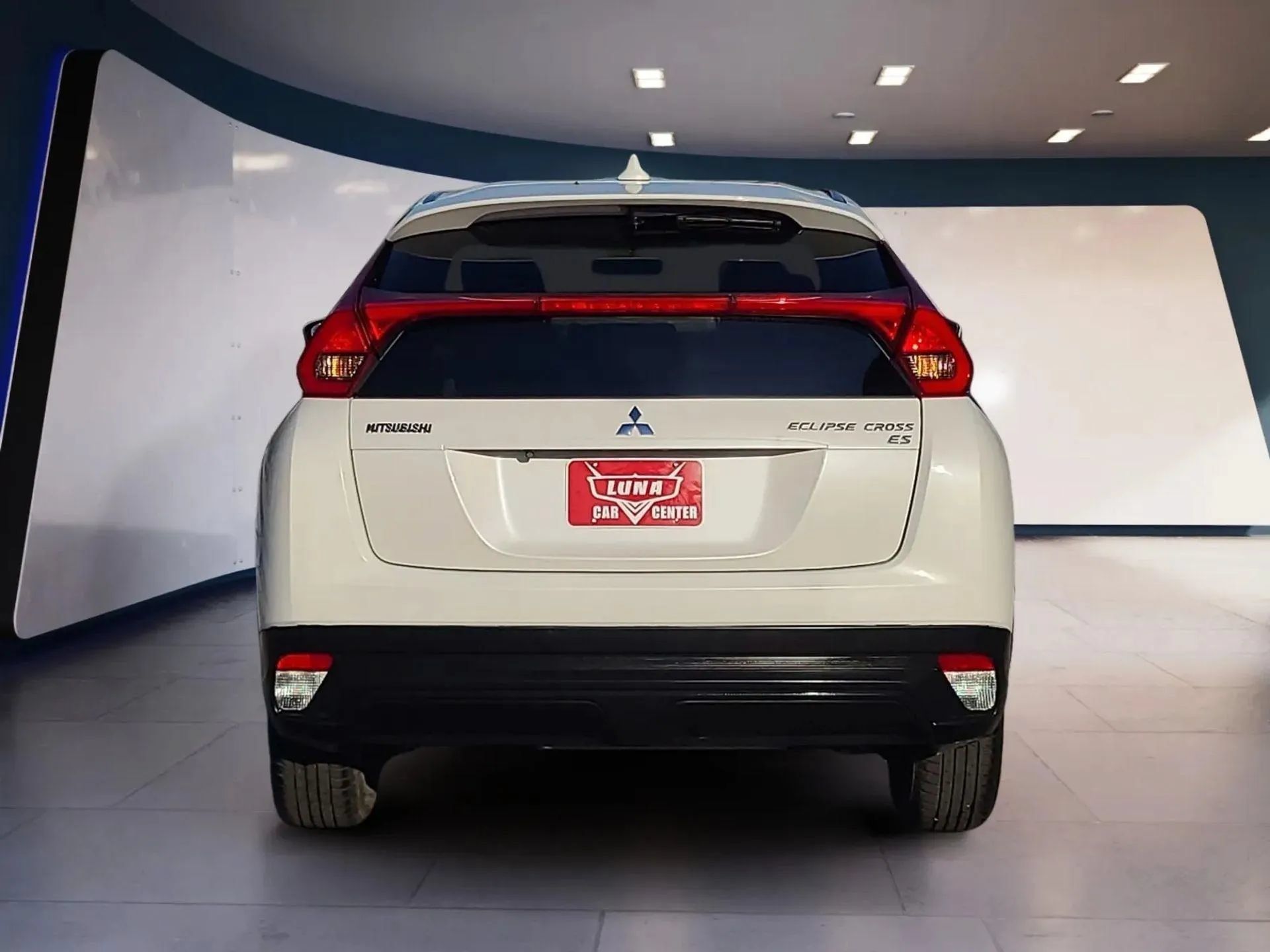 Used 2019 Mitsubishi Eclipse Cross ES FWD image 4