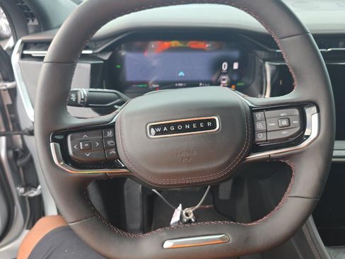 Used 2025 Jeep Wagoneer S Limited AWD/4WD image 8