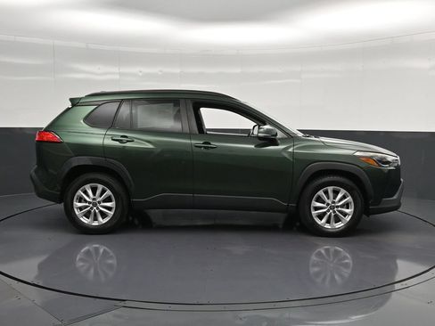 Used 2022 Toyota Corolla Cross LE FWD image 4