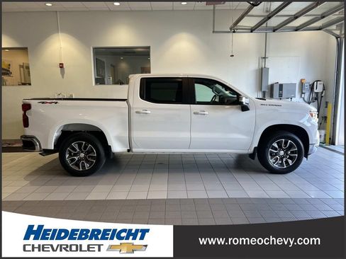 Used 2024 Chevrolet Silverado 1500 LT AWD/4WD image 2