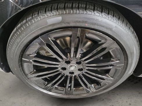 New 2025 Land Rover Range Rover SE image 9