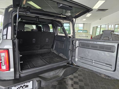 Used 2024 Ford Bronco Wildtrak AWD/4WD image 14