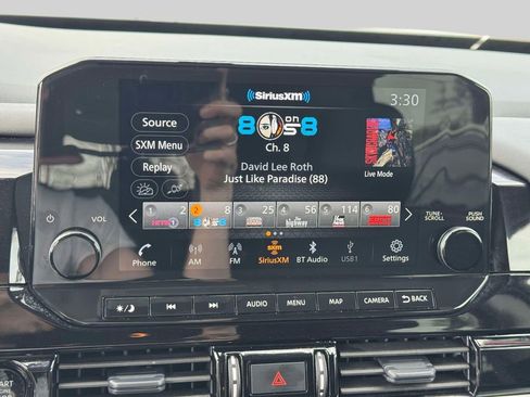 Used 2025 Nissan Pathfinder SL AWD/4WD image 26