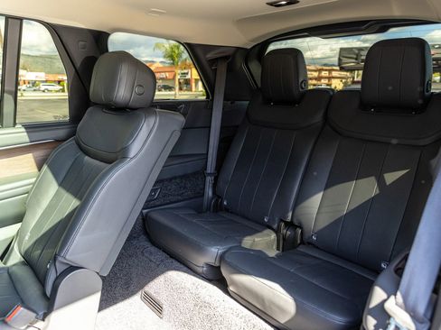 Used 2025 Land Rover Range Rover Long Wheelbase SE image 30