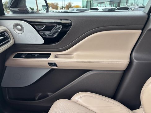 Used 2021 Lincoln Aviator Reserve w/ Equipment Group 202A image 16