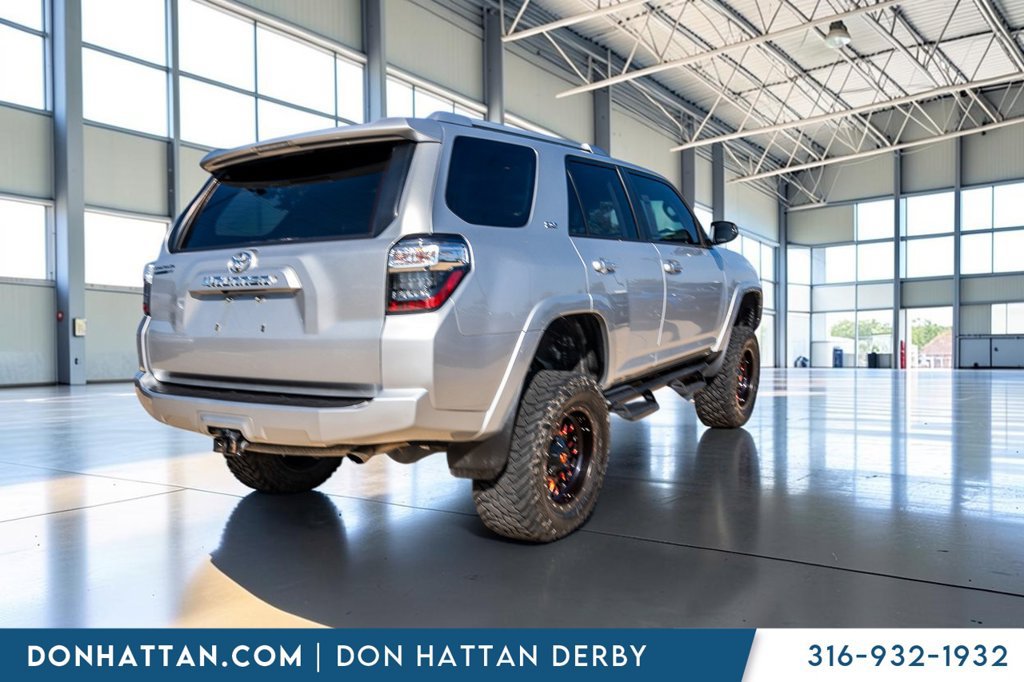 Used 2018 Toyota 4Runner SR5 Premium AWD/4WD image 32