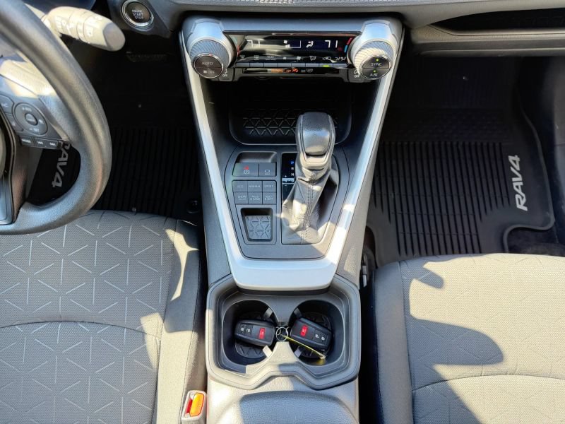 Used 2021 Toyota RAV4 XLE AWD/4WD image 25