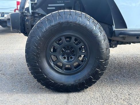 Used 2014 Jeep Wrangler Unlimited Rubicon AWD/4WD image 10