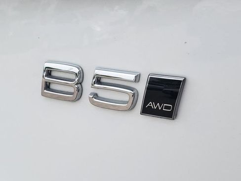 Used 2025 Volvo XC90 B5 Ultra AWD/4WD image 8