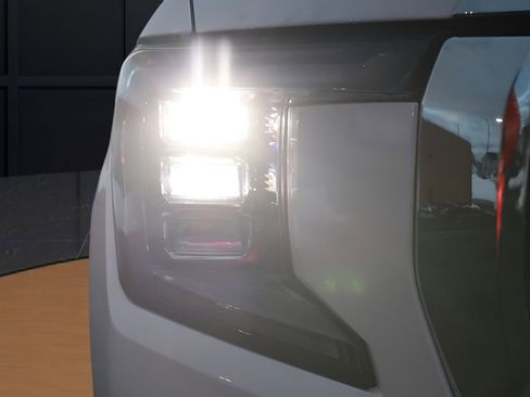Used 2024 GMC Yukon SLT AWD/4WD image 37