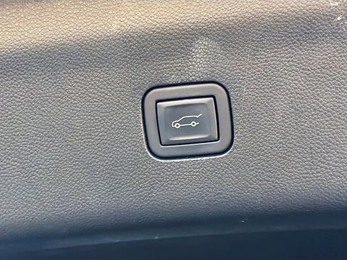 Used 2023 Buick Enclave Avenir w/ Avenir Technology Package image 13