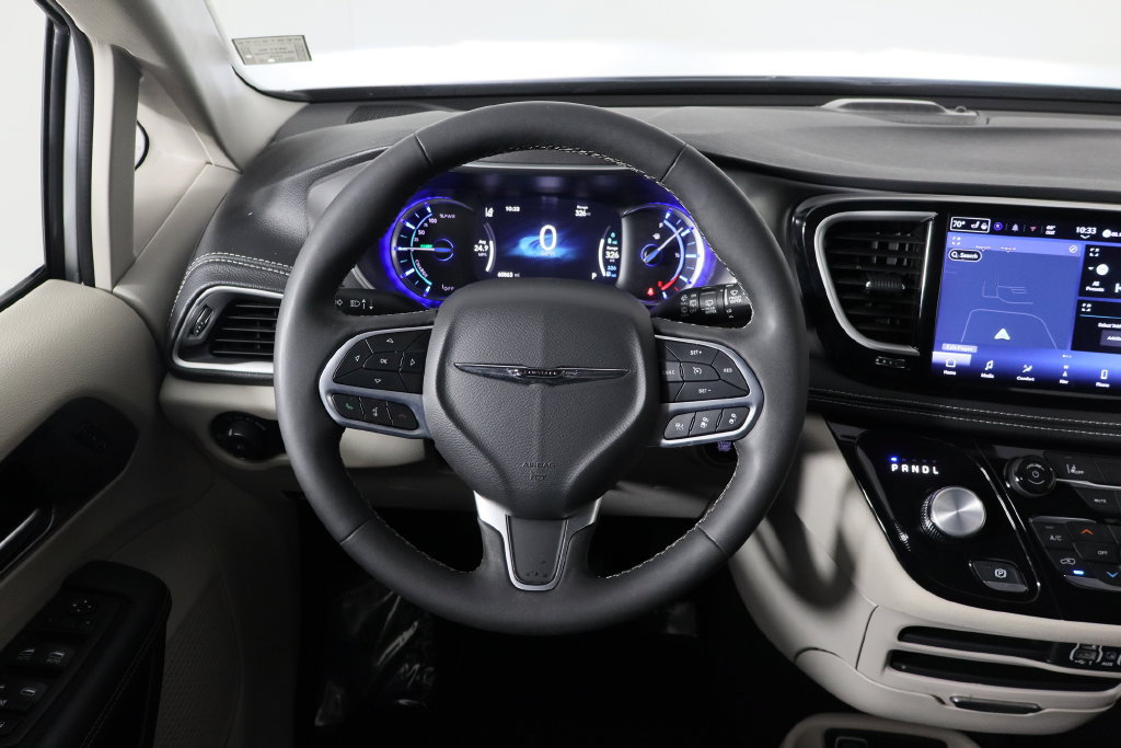 Used 2024 Chrysler Pacifica Limited FWD image 7