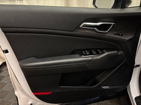 Certified 2023 Kia Sportage X-Pro AWD/4WD image 9