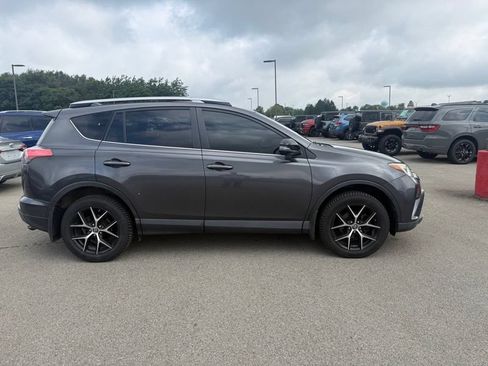 Used 2016 Toyota RAV4 SE w/ Advanced Technology Package AWD/4WD image 5