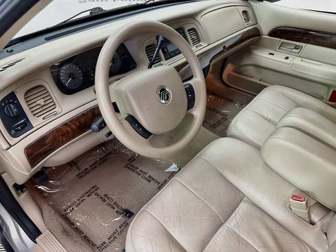 Used 2008 Mercury Grand Marquis GS RWD image 9