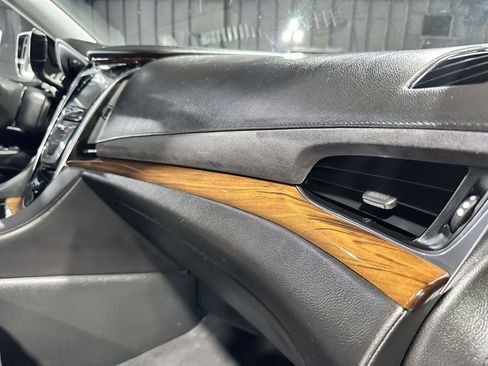 Used 2017 Cadillac Escalade Luxury AWD/4WD image 56