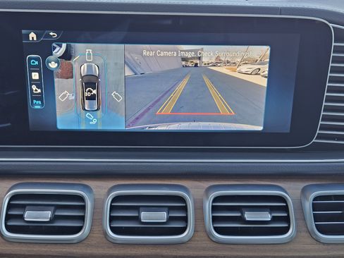 Certified 2025 Mercedes-Benz GLS 450 4MATIC image 17