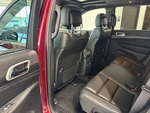 Used 2022 Jeep Grand Cherokee Limited AWD/4WD image 24