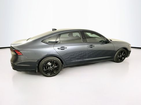 Used 2025 Honda Accord SE image 10