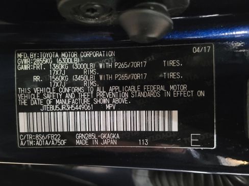 Used 2017 Toyota 4Runner SR5 AWD/4WD image 33