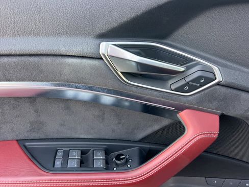 Used 2024 Audi Q8 e-tron Prestige w/ Prestige Package image 13