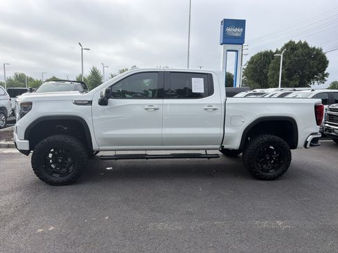 Used 2025 GMC Sierra 1500 AT4 w/ AT4 Premium Package AWD/4WD image 7