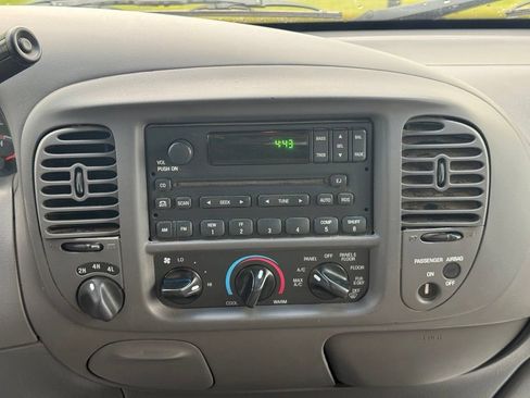 Used 2002 Ford F150 XLT AWD/4WD image 20