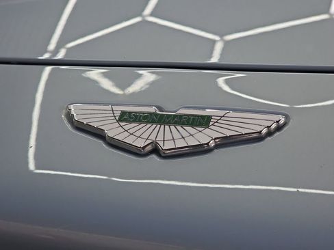 Used 2020 Aston Martin V8 Vantage Coupe image 28