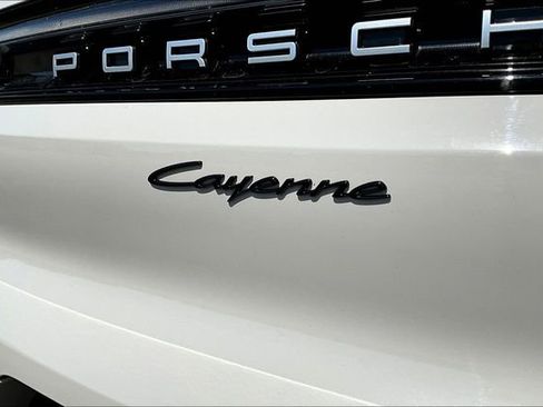 Used 2026 Porsche Cayenne image 23