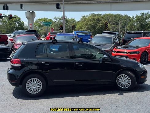 Used 2013 Volkswagen Golf 4-Door FWD image 9