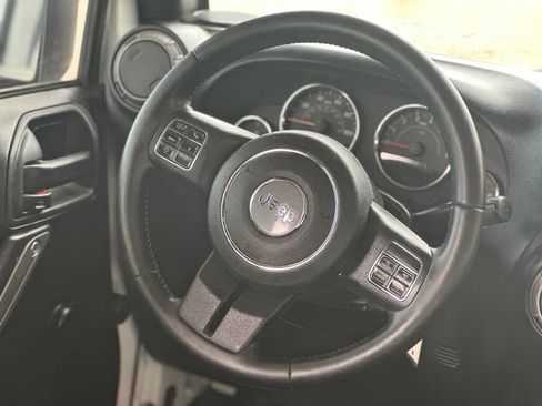 Used 2015 Jeep Wrangler Unlimited Sport w/ Connectivity Group AWD/4WD image 14