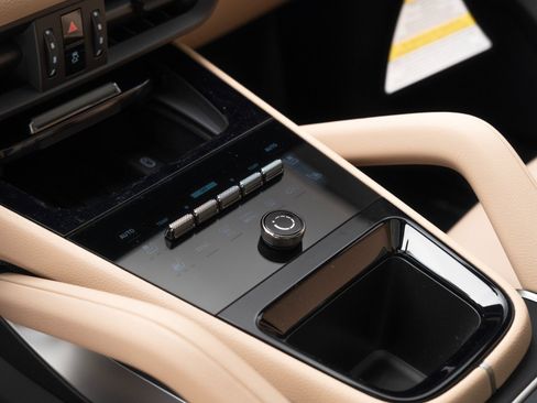 New 2026 Porsche Cayenne Coupe image 27