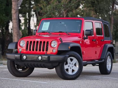 Used 2014 Jeep Wrangler Unlimited Sport w/ Quick Order Package 24S AWD/4WD image 13